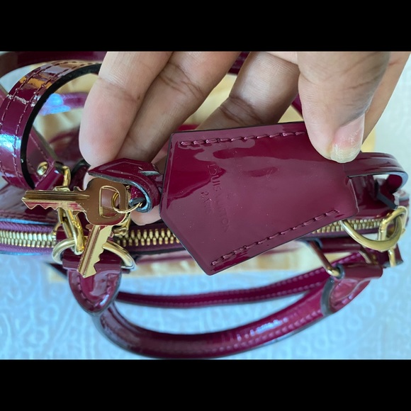 LOUIS VUITTON Vernis Alma BB Magenta - Picture 5 of 11